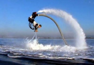  Immersione con il flyboard 